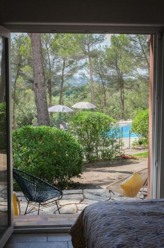 Hotel La Pinede Saint-Marcellin-les-Vaison Екстер'єр фото