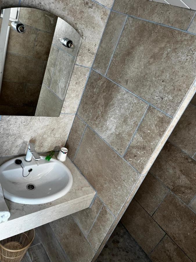 Hotel La Pinede Saint-Marcellin-les-Vaison Екстер'єр фото