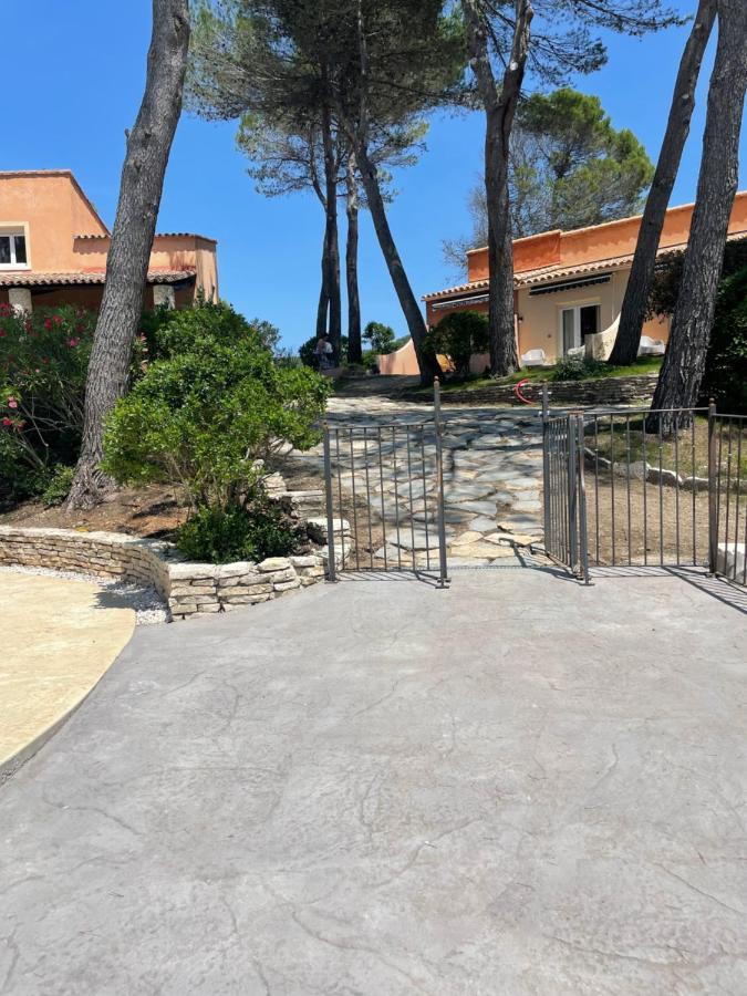 Hotel La Pinede Saint-Marcellin-les-Vaison Екстер'єр фото