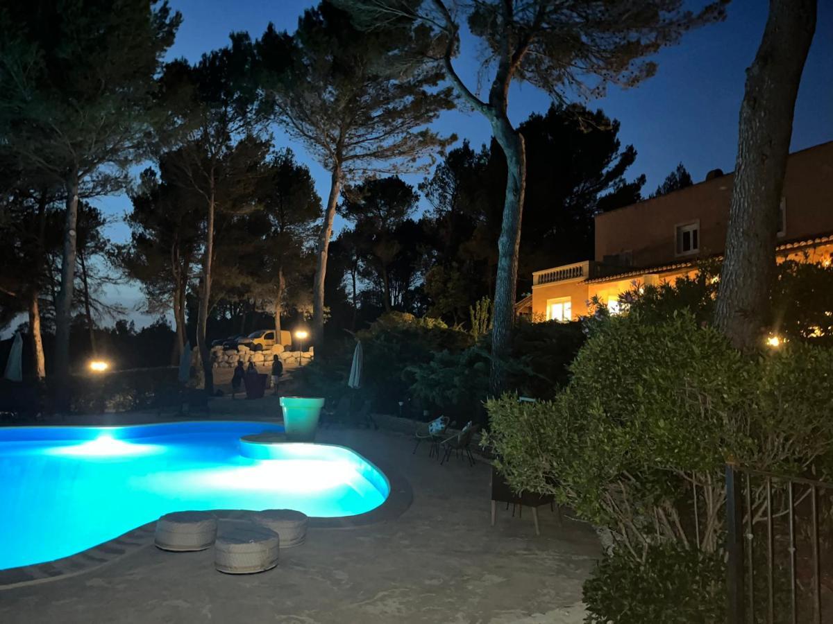 Hotel La Pinede Saint-Marcellin-les-Vaison Екстер'єр фото