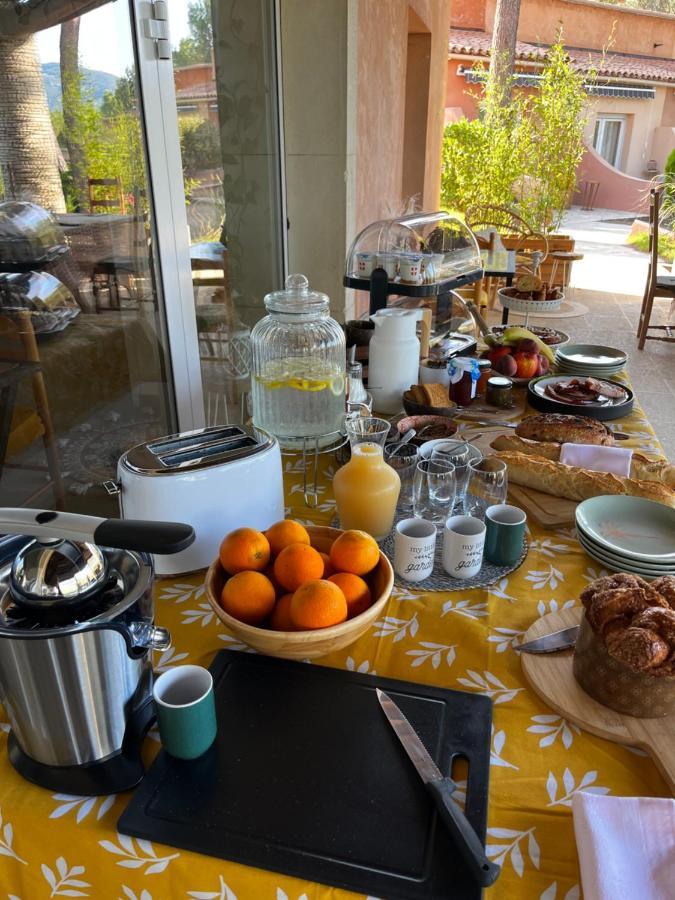 Hotel La Pinede Saint-Marcellin-les-Vaison Екстер'єр фото