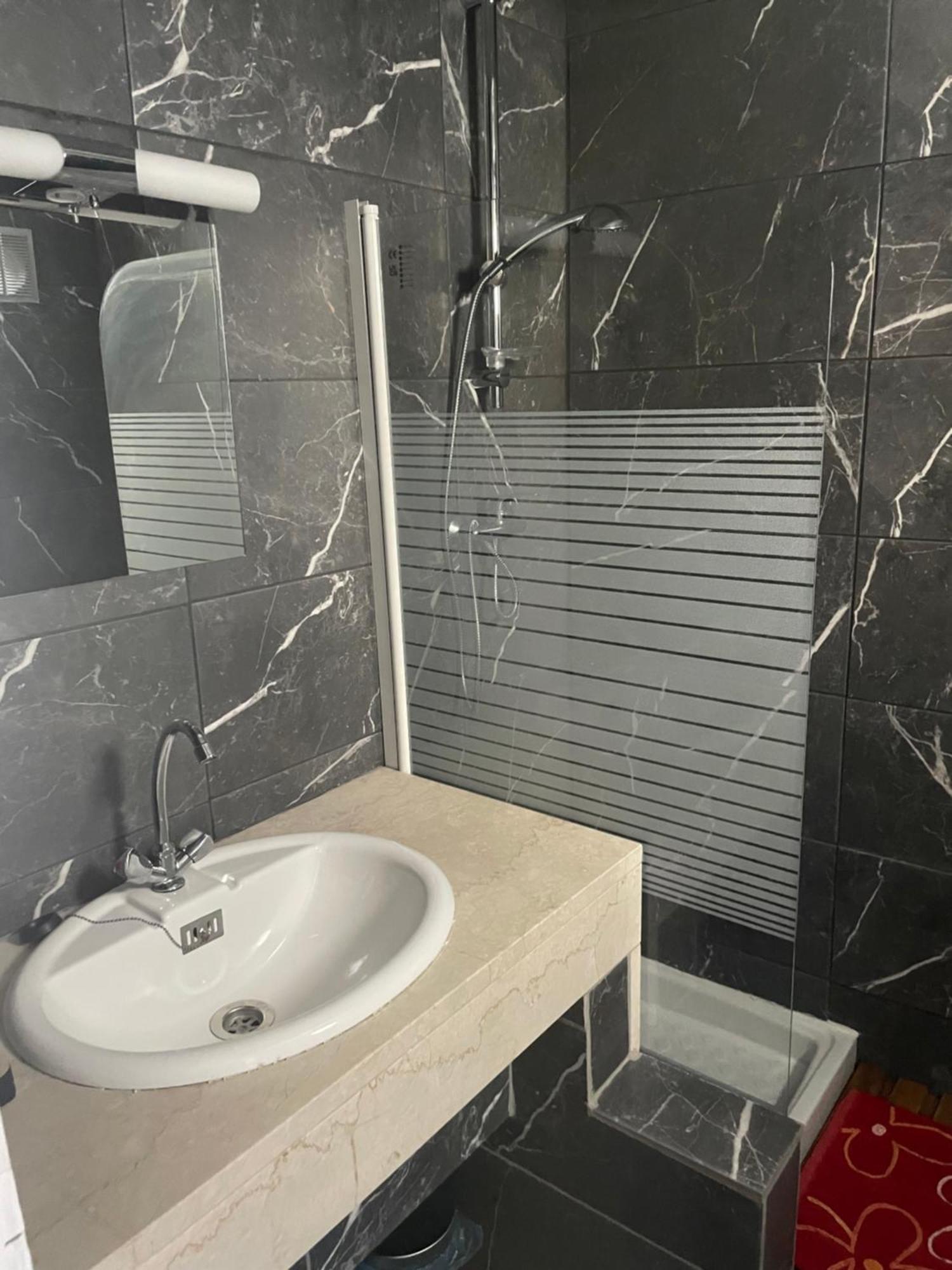 Hotel La Pinede Saint-Marcellin-les-Vaison Екстер'єр фото
